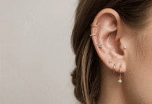 Kolczyki helix do kilku przekłuć – jak stworzyć spójną kompozycję? piercing ucha