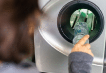 Od października rusza system kaucyjny. Oddasz butelki i puszki i otrzymasz zwrot