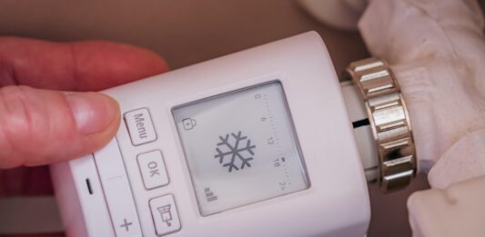 Inteligentne zarządzanie energią w domu a współczesne systemy ogrzewania gazowego