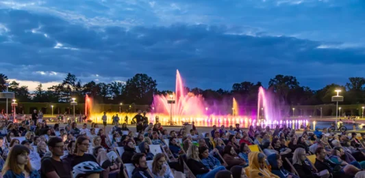 Hala Stulecia szykuje hit wakacji. Darmowe kino, koncerty, silent disco i sport przez całe lato