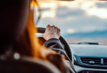 Kurs prawa jazdy – jak wybrać szkołę, która dobrze przygotuje Cię do egzaminu?