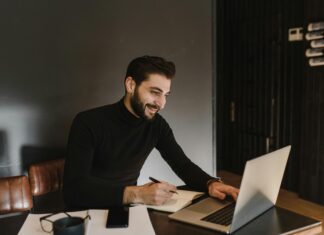 Dieta przy siedzącym trybie życia – na co zwrócić uwagę?