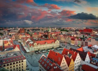 Rynek nieruchomości we Wrocławiu w 2025 roku – analiza cen mieszkań i domów