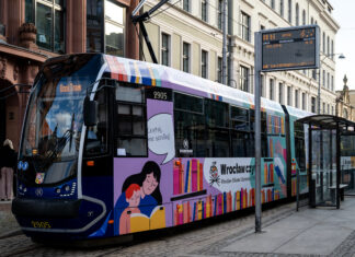Darmowe książki w tramwaju? Tylko we Wrocławiu!