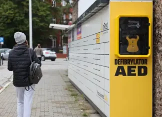38 paczkomatów we Wrocławiu wyposażonych w defibrylatory: AED