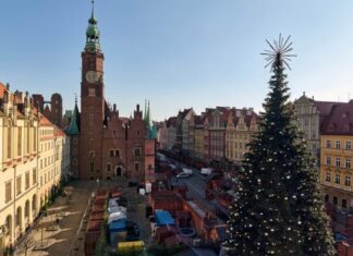 Rozświetlenie choinki na jarmarku we Wrocławiu 2025 – sprawdź kiedy i o której godzinie!
