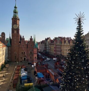 Rozświetlenie choinki na jarmarku we Wrocławiu 2025 – sprawdź kiedy i o której godzinie!