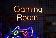 Oryginalny prezent pod choinkę? Sprawdź, dlaczego personalizowany neon to hit tego roku