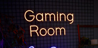 Oryginalny prezent pod choinkę? Sprawdź, dlaczego personalizowany neon to hit tego roku