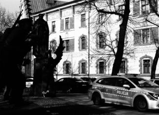 Wrocław zwiększa bezpieczeństwo w szkołach i przedszkolach. Będą dodatkowe patrole policji i szkolenia