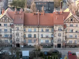 Ruszają zapowiadane remonty kamienic na wrocławskim Brochowie