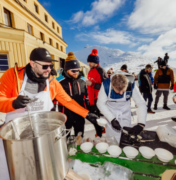 Charytatywny Live Cooking na Ślęży – już 8 lutego! Żurek, góry i pomaganie