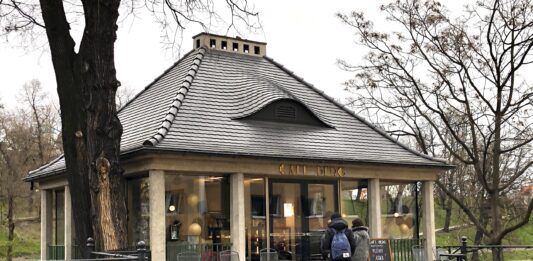 Kawiarnia Cafe Berg już otwarta! Domek nad fosą Maxa Berga zaprasza