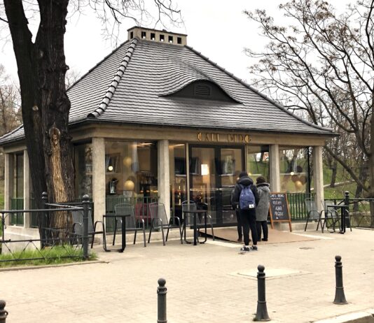 Kawiarnia Cafe Berg już otwarta! Domek nad fosą Maxa Berga zaprasza
