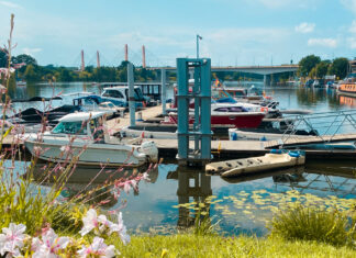 We Wrocławiu jak na Mazurach. Odkryliśmy piękną przystań na Osobowicach wraz z klimatyczną tawerną i beach barem