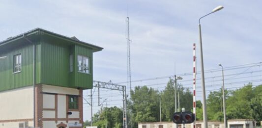 Nocne zamknięcia przejazdu kolejowego na ul. Trzmielowickiej we Wrocławiu