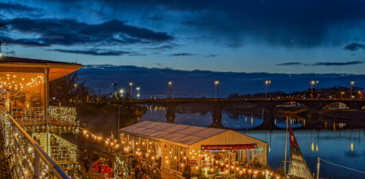 Świąteczny jarmark nad Odrą wraca do Wrocławia! Ogniska na plaży, kino i darmowe warsztaty