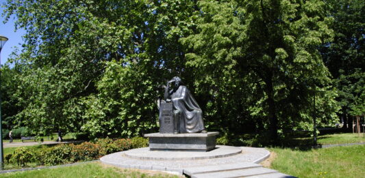 Park Juliusza Słowackiego we Wrocławiu – między naturą a miastem