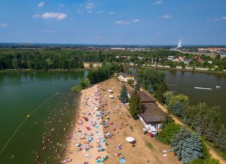 Gdzie nad wodę we Wrocławiu? Przedstawiamy listę kąpielisk miejskich na letnie dni! Na zdjęciu widok na Kąpielisko Glinianki we Wrocławiu
