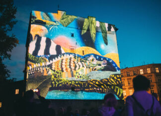 Gigantyczne animacje na murach we Wrocławiu! Weź słuchawki i telefon, aby ich posłuchać