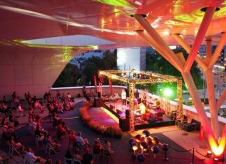 Koncert Jazzowy na zielonym dachu Wroclavii w ramach Vertigo Summer Jazz Festiwal Na zdjęciu koncert w Pitlane Summer Bar