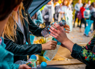 Światowy Dzień Wody bez plastiku: Przynieś 5 plastikowych opakowań i odbierz tritanową butelkę