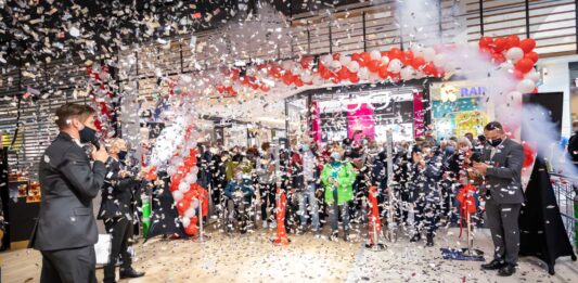 Nowy hipermarket w Magnolia Park już otwarty!