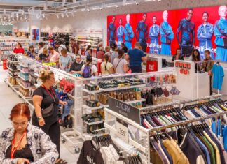 HalfPrice w Magnolia Park już otwarty. Ubrania i dodatki obniżone nawet do 80 proc.