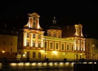 Sierpień w Ossolineum #widzimysię: William Shakespeare i dwa koncerty! Na zdjęciu Ossolineum we Wrocławiu