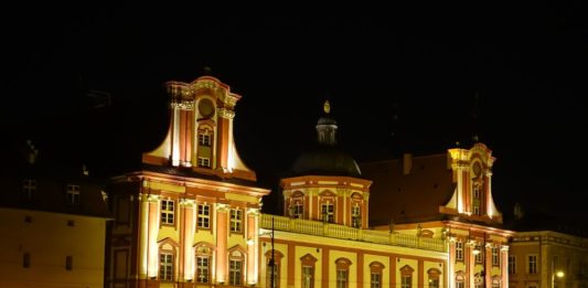 Wydarzenia w Ossolineum i Muzeum Pana Tadeusza we Wrocławiu: Ferie pełne kultury i kreatywności Na zdjęciu Ossolineum we Wrocławiu