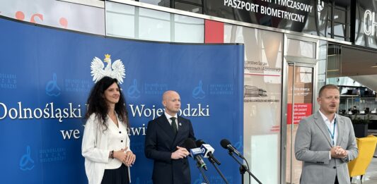 Paszport biometryczny wyrobisz na lotnisku we Wrocławiu – jedyny taki punkt w Polsce