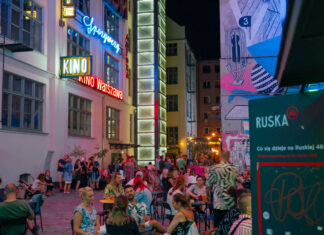 Cały weekend pod neonami! Święto Podwórka przy Ruskiej 46 zaczyna się DZISIAJ