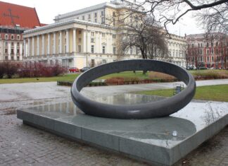 Obchody Narodowego Dnia Pamięci Powstania Warszawskiego we Wrocławiu Na zdjęciu Pomnik Rotmistrza Witolda Pileckiego we Wrocławiu /Dawid Galus polska-org.pl