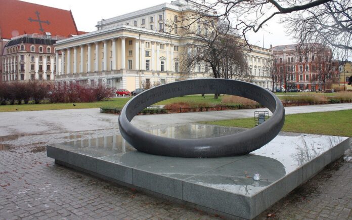 Na zdjęciu Pomnik Rotmistrza Witolda Pileckiego we Wrocławiu /Dawid Galus polska-org.pl