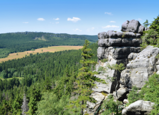 Od kwietnia limity wejść na trasy turystyczne na Szczelińcu Wielkim i Błędnych Skałach!