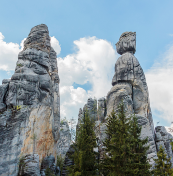 Wracają sezonowe pociągi Kolei Dolnośląskich do Skalnego Miasta