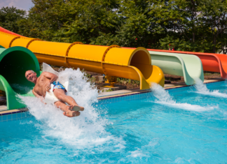 Gdzie na basen w okolicy Wrocławia? 5 miejsc, które kuszą cenami i atrakcjami!