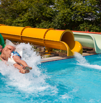 Gdzie na basen w okolicy Wrocławia? 5 miejsc, które kuszą cenami i atrakcjami!