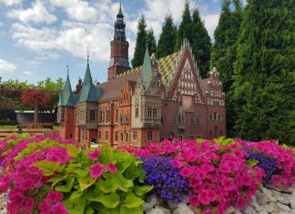 VI edycja Festiwalu Kwiatów w Parku Miniatur Minieuroland trwa!