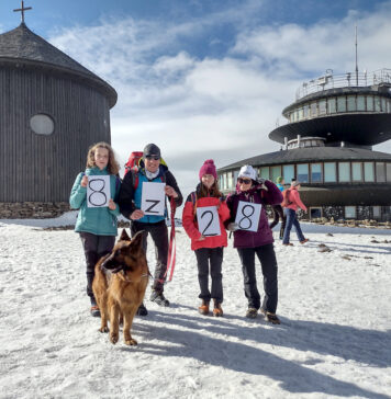 Rodzina z Dolnego Śląska zdobywa Koronę Gór Polski dla osób z niepełnosprawnościami. 26 listopada finał na Wielkiej Sowie