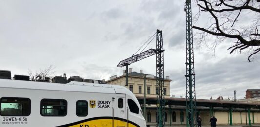 Historyczny moment dla Wrocławia: Pociągi wracają na Dworzec Świebodzki