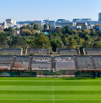 Rozbiórka trybun na stadionie przy Oporowskiej – trwa przebudowa obiektu