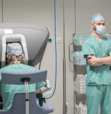 W USK we Wrocławiu przeprowadzono pierwszą na Dolnym Śląsku operację robotyczną z udziałem kardiochirurgów