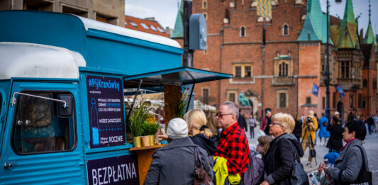 Na placu Solnym rozdadzą tysiąc butelek na wodę! Światowy Dzień Wody we Wrocławiu
