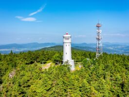 Majówka za miastem – dlaczego warto wybrać Góry Sowie?