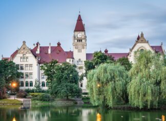Wrocławski Hogwart? Park Stanisława Tołpy – perła pośród parków