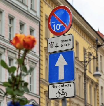 Flowers&Ride na pl. Solnym – zaparkuj za darmo i kup kwiaty!