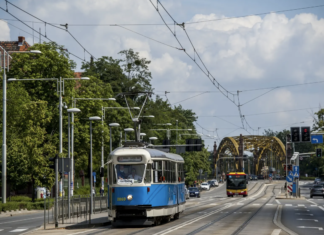 Noc Muzeów Wrocław 2022. Bezpłatna komunikacja zabytkowymi tramwajami i autobusami