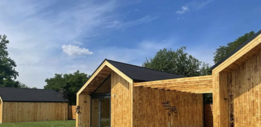 Wrocław: Przy Aquaparku powstało miasteczko saunowe i wypoczynkowe