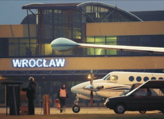 Równo 30 lat temu uruchomiono pierwsze międzynarodowe połączenie z Wrocławia